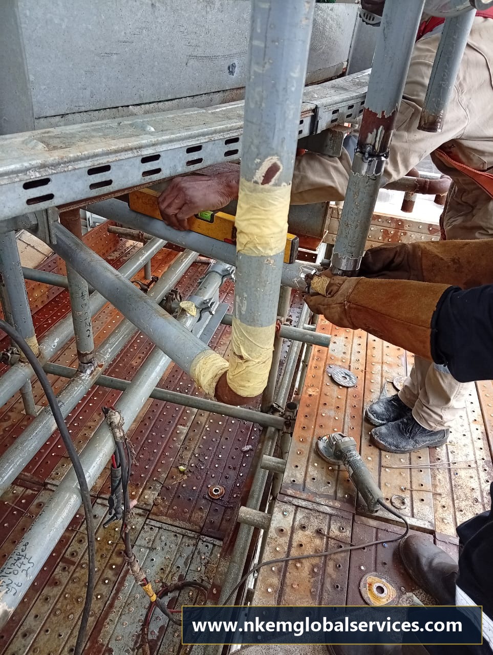 Tack welding process spool under supervisor control